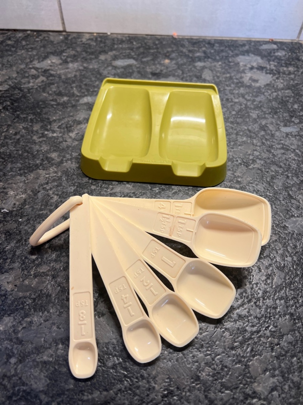 Set of Tupperware Measuring Spoons and Tupperware double spoon rest. Exc cond